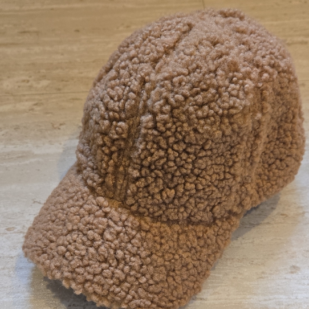 New Donna Salyers Fabulous Furs Sherpa Camel Adjustable Hat